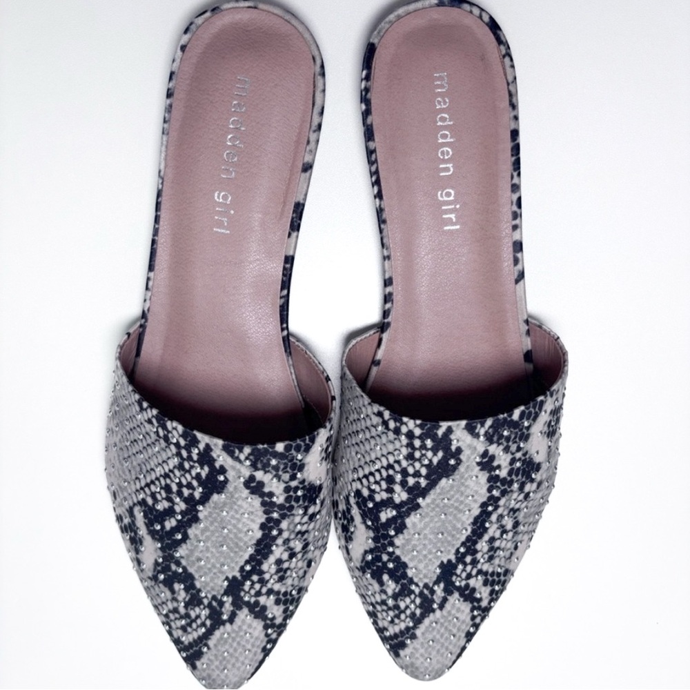 Madden Girl Tania Gray Snakeskin Print Faux Leather Studded Slip On Flat Mules 9